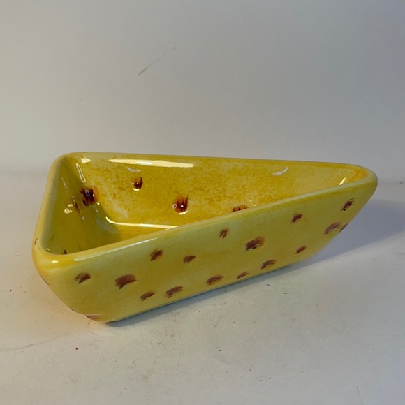 Ceramic dish cheese wedge bowl chip dip serving plate charcuterie party - Picture 1 of 7